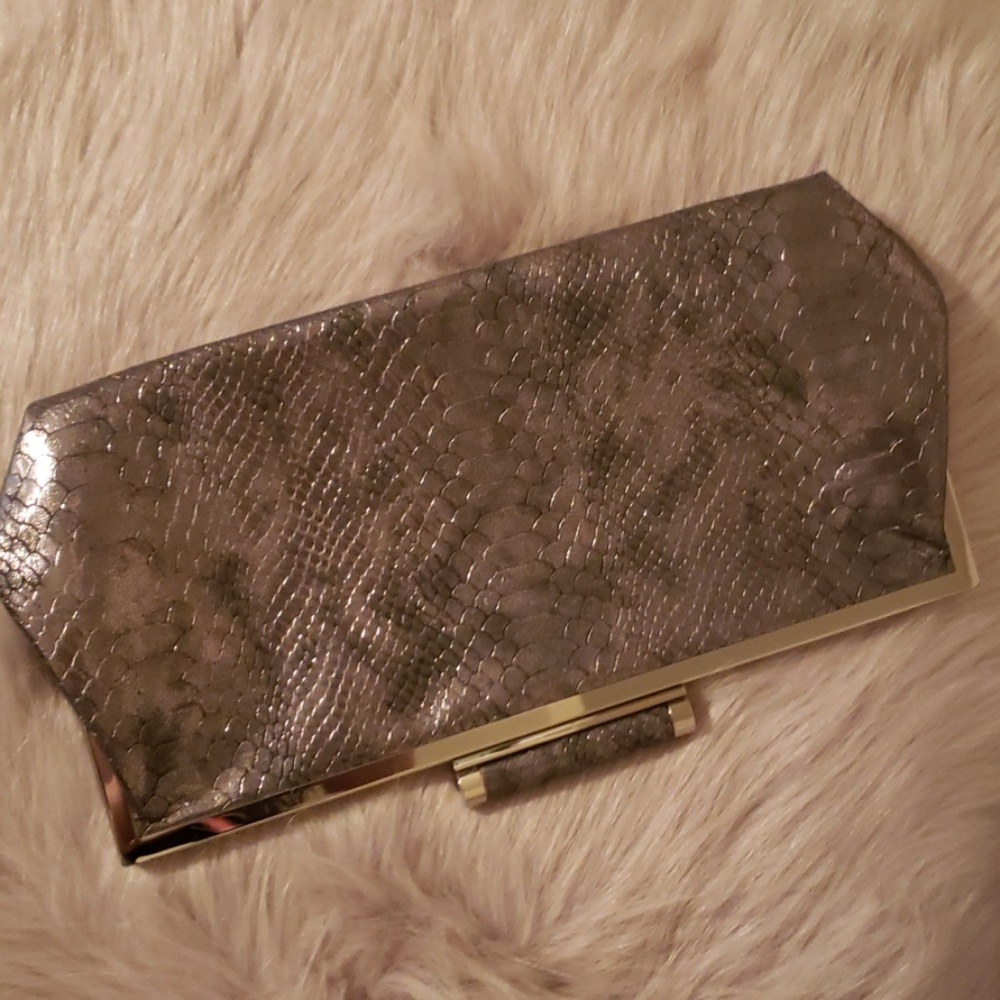 INC clutch - Picture 2 of 3